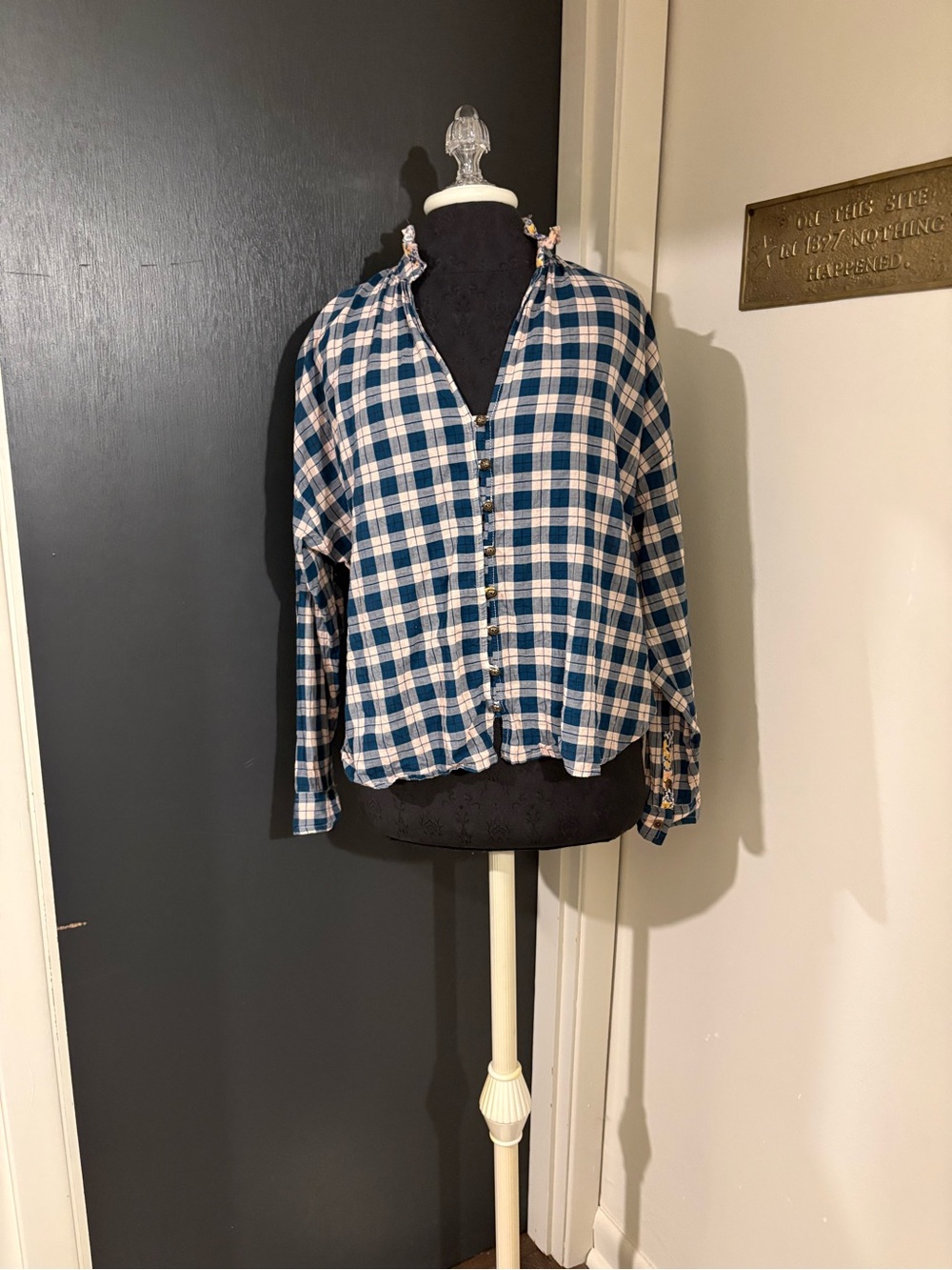 Pilcro Anthropologie mixed print Plaid floral Button-Front v neck blouse 💜